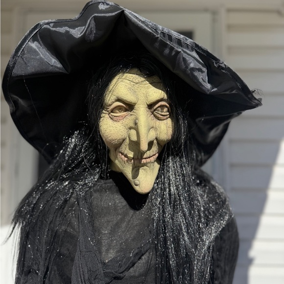 Frontgate Life-size Witch - NWT - Picture 6 of 16